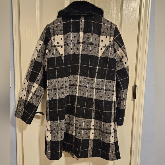 COPY - Isaac Mizrahi Polka-dot Plaid Coat- Size 8 - Picture 5 of 12